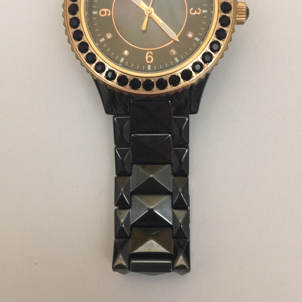 Oniss Watch - Picture 2 of 5